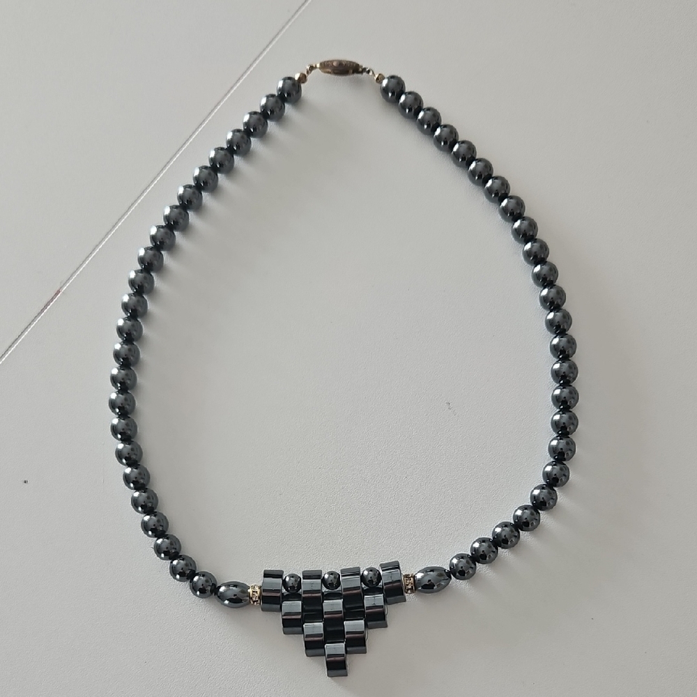 Elegant Metal Gray Beaded Necklace